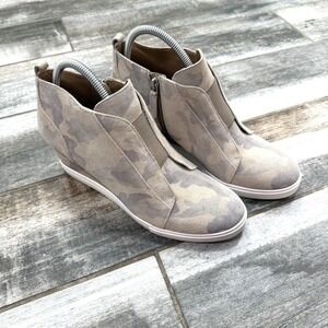 Linea Paolo Womens Felicia Boot Size 10 Tan Beige Camo Hidden Wedge Heel Sneaker